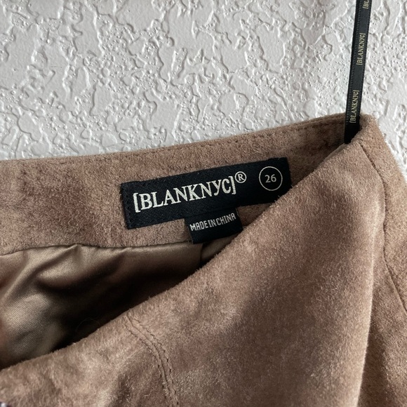 Blank NYC Tan Suede Mini Skirt 26 - Picture 2 of 3